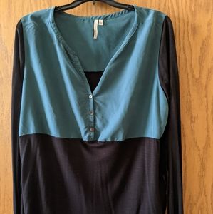Calvin Klein sz L jade & black long sleeves